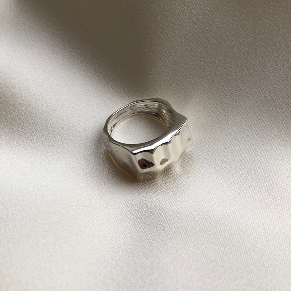 Folded Signet ring - Plateaux Jewellery